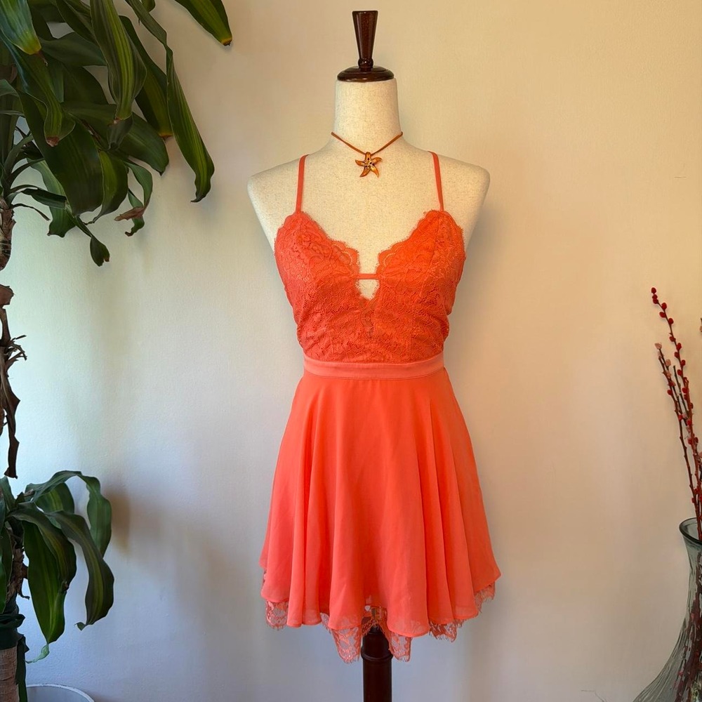 Bebe Kaylee Lace Top Skater Dress Coral Pink Mini 70L8R101Y449 Size 0 NEW